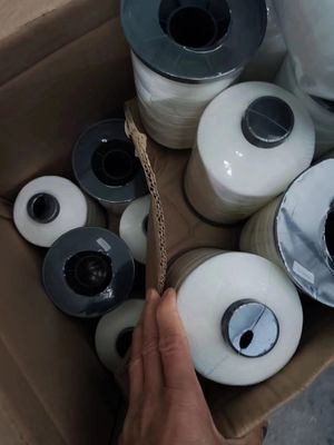 Πάνω νήμα για ράψιμο στρώματος 1kg 210D/3 ΕΜΕΡΚΕΡΙΖΕΣΤΟ ΠΟΛΙΕΣΤΡΟ ΠΟΛΙΕΣΤΡΟ ΑΠΟΛΗΓΗ 3